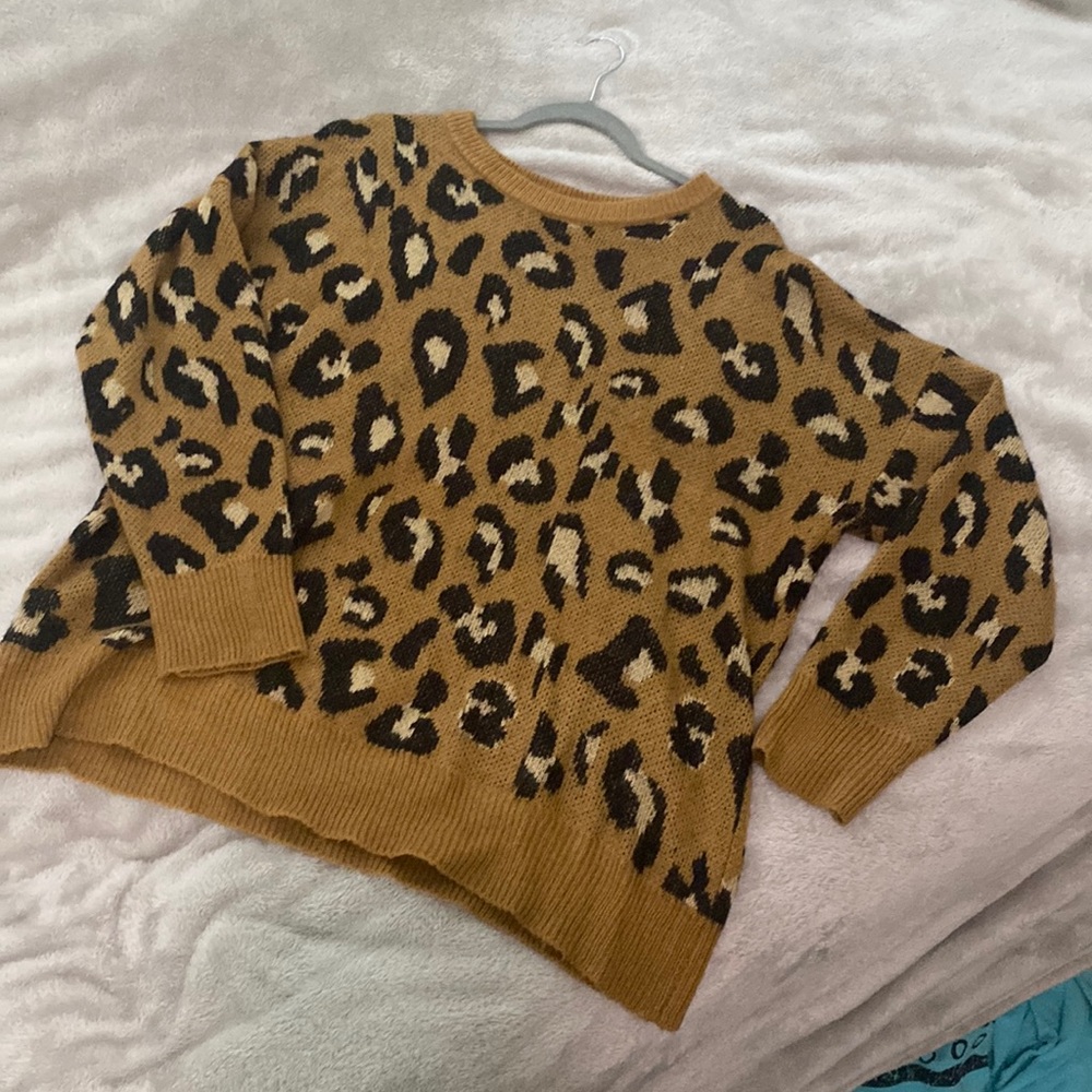 Women cheetah sweater